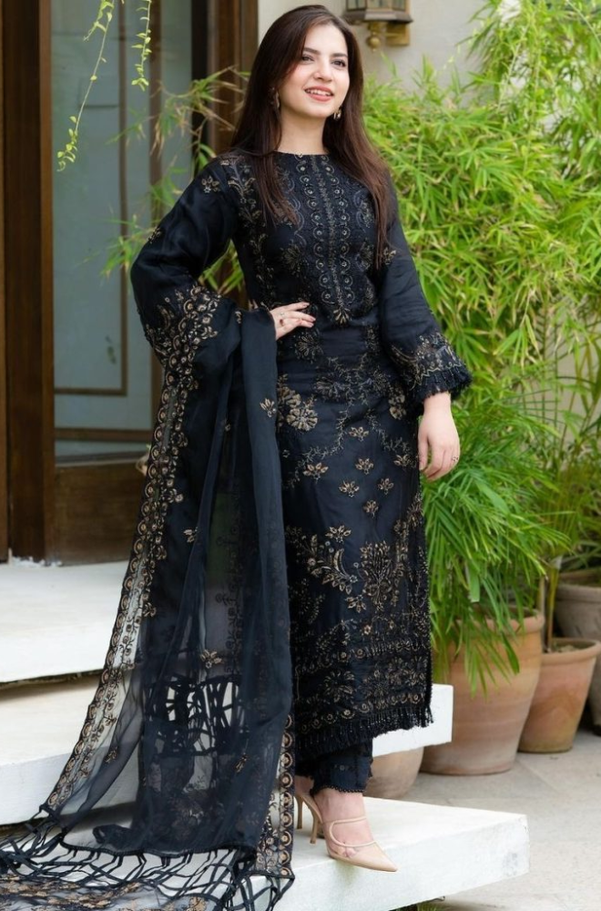 3 Piece - Unstitched Fully Embroided Lawn Fabric NS-32