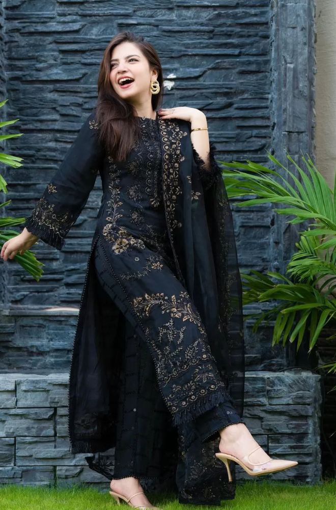 3 Piece - Unstitched Fully Embroided Lawn Fabric NS-32
