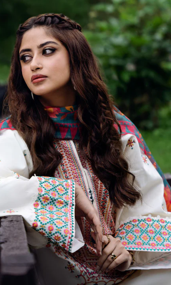 3 Piece - Unstitched Fully Embroidered Lawn Suit SP-2575