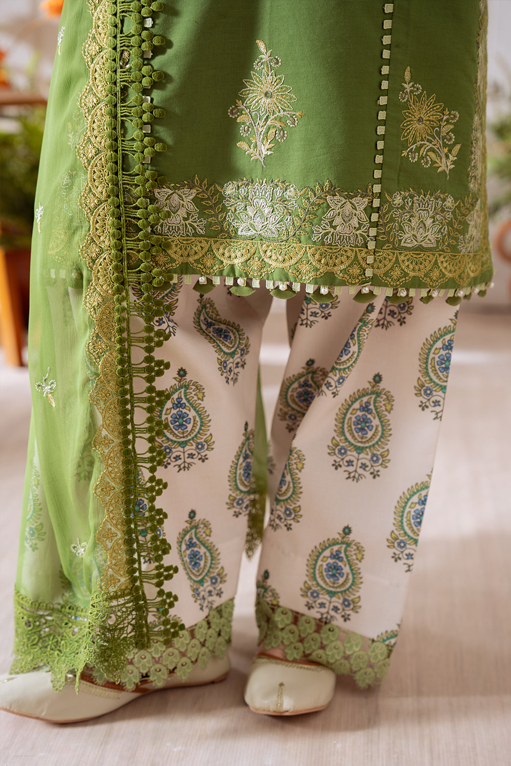 3 Piece - Unstitched Embroidered Lawn Fabric CO-514 B