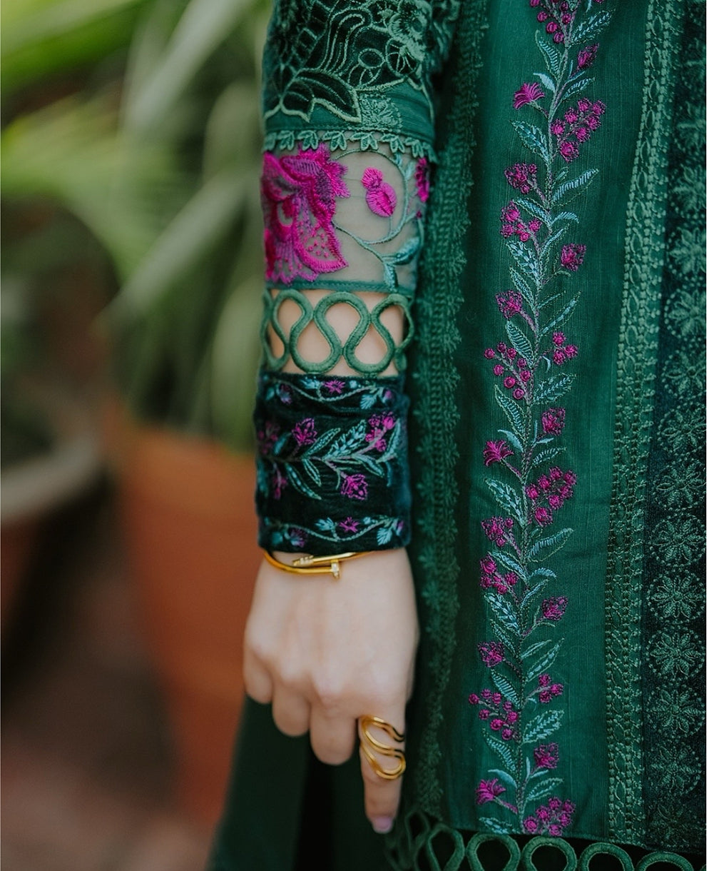 3 Piece - Unstitched Fully Embroidered Lawn Fabric SP-2565