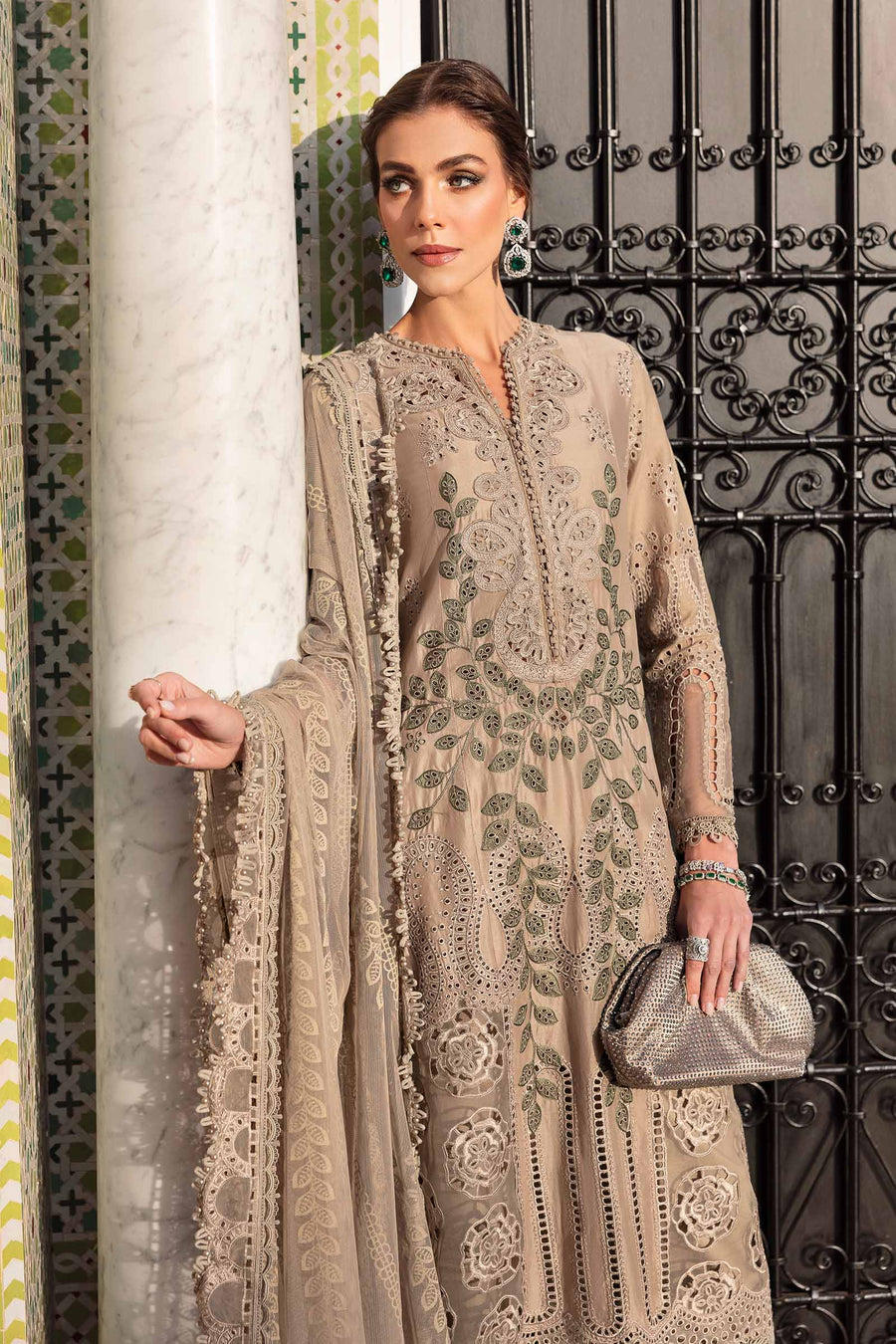 3 Piece - Unstitched Fully Embroidered Lawn Fabric QL-2665