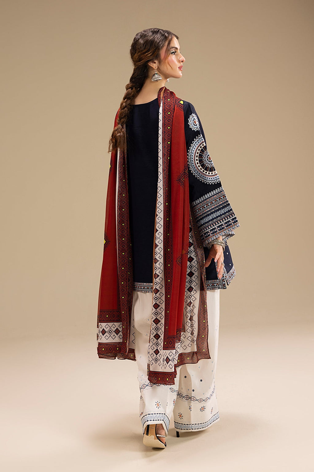3 Piece - Embroidered Lawn Fabric with Printed Dupatta RR-610