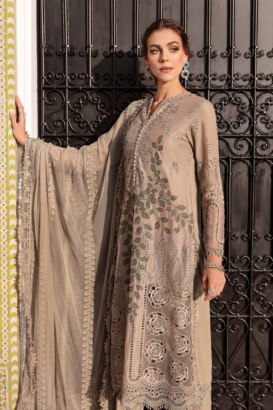 3 Piece - Unstitched Fully Embroidered Lawn Fabric QL-2665